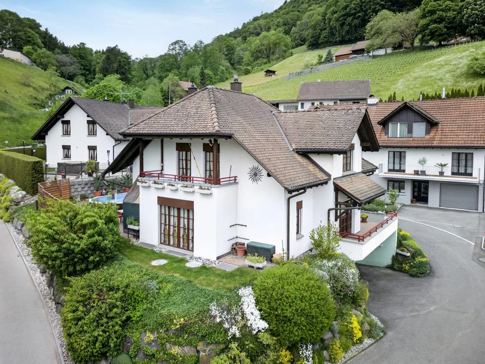 Charmantes Landhaus mit Aussenpool und Autohalle für 4 Personenwagen – Foto 9 von 11