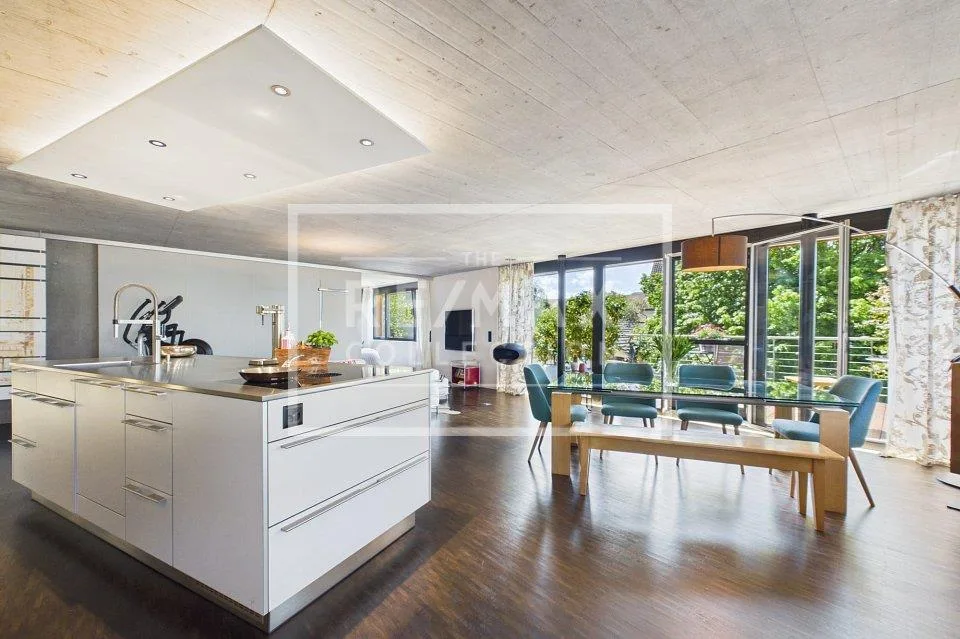 Exklusive 4.5 Zimmerwohnung mit sonniger Terrasse