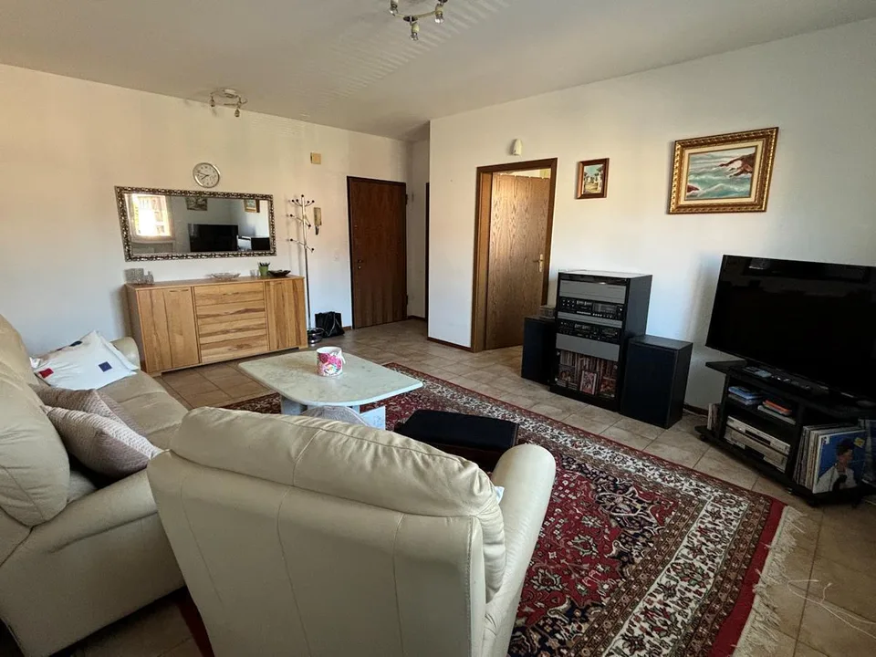 Ampio 3.5 locali con giardino condominiale ed in posizione str