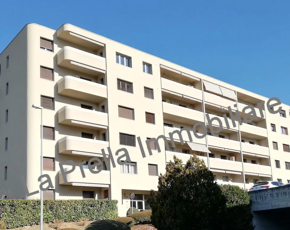 Ampio 3.5 locali con giardino condominiale ed in posizione str
