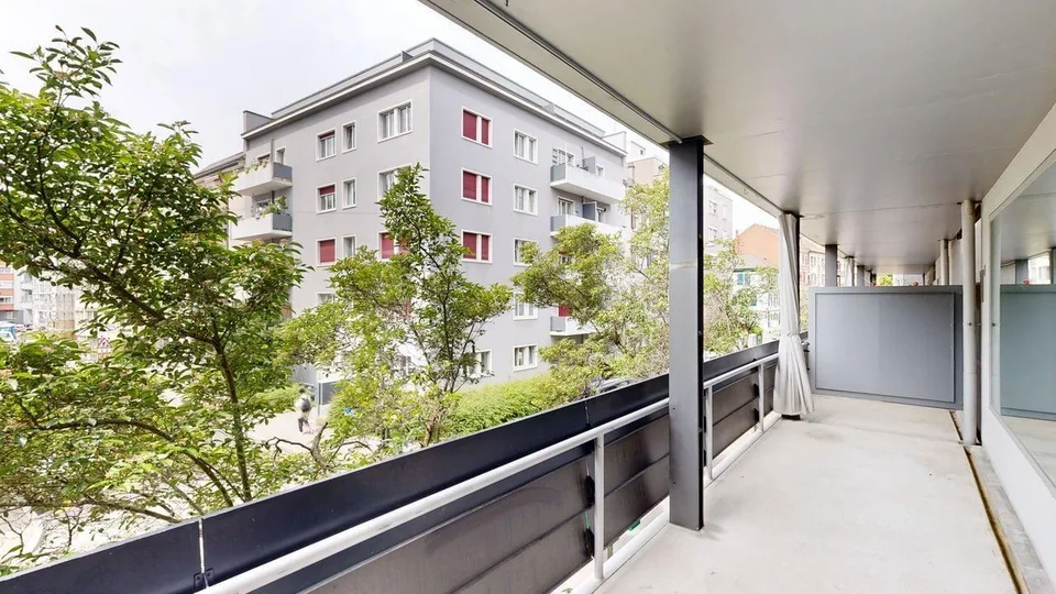 Modernes Wohnglück mit Balkon