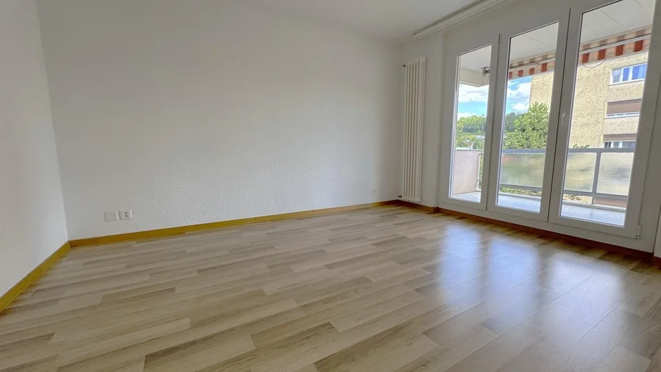 Nach kompletter Renovierung 3.5 Zimmer zur Miete OFFER SPECIALE : 1 Netto-Miete kostenlos!
