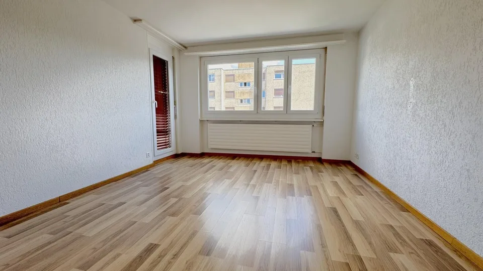 Nach kompletter Renovierung 3.5 Zimmer zur Miete OFFER SPECIALE : 1 Netto-Miete kostenlos!