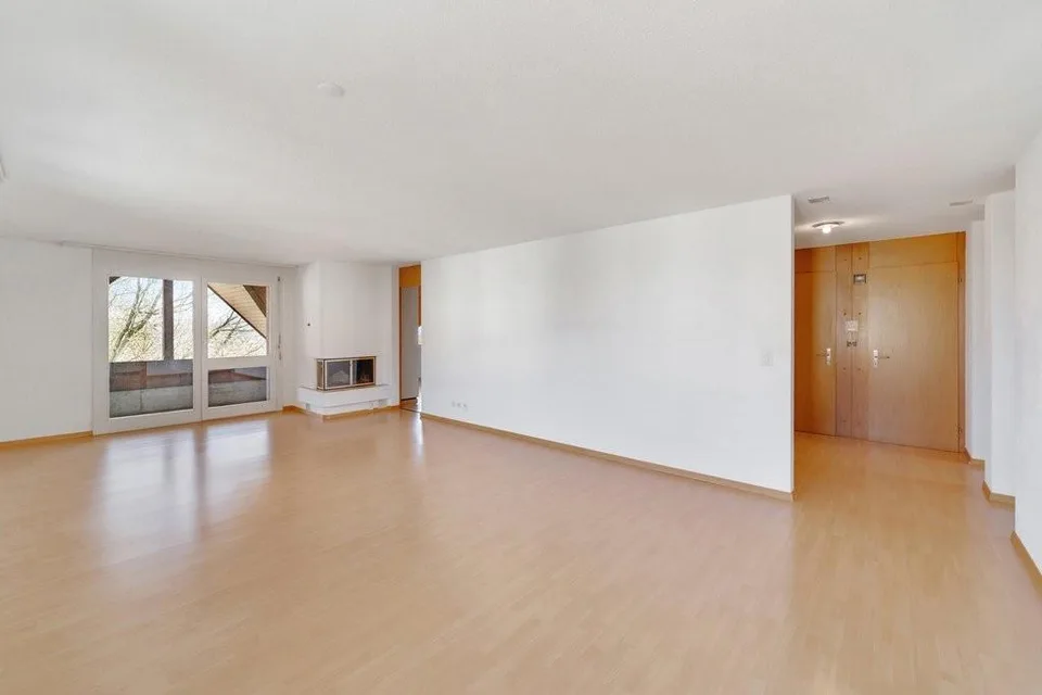 Viel Platz für Ihren Wohntraum- heimelige Wohnung mit Cheminée
