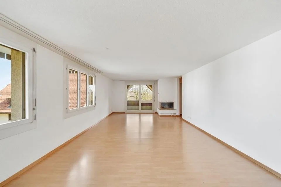 Viel Platz für Ihren Wohntraum- heimelige Wohnung mit Cheminée