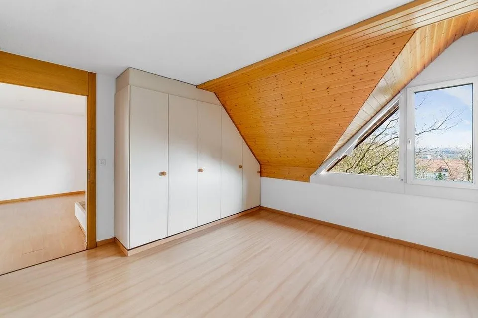 Viel Platz für Ihren Wohntraum- heimelige Wohnung mit Cheminée
