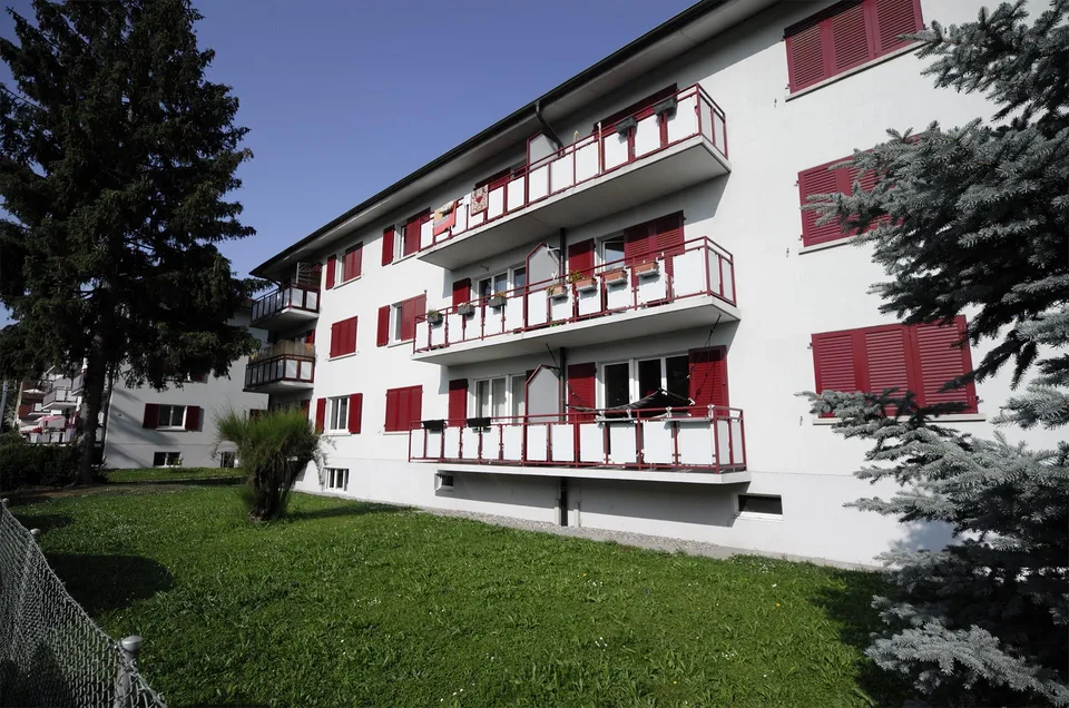 Ruhige Seitenstrasse an zentraler Lage nähe ÖV
