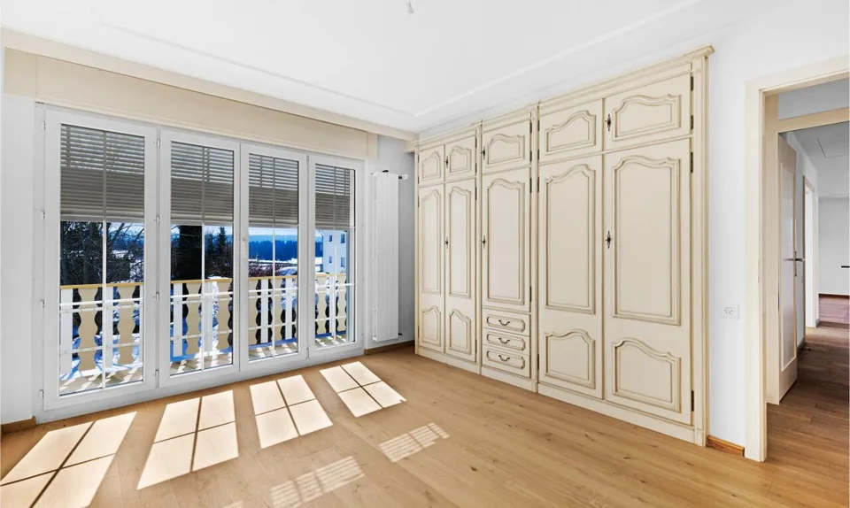 Somptueuse Maison Familiale : Volumes Généreux et Grand Terrain
