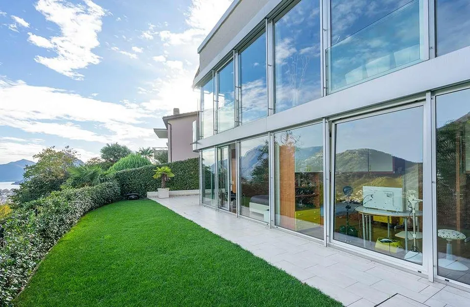 Lugano - Prestigiosa villa con vista lago e raffinati spazi esterni – foto 13 di 13