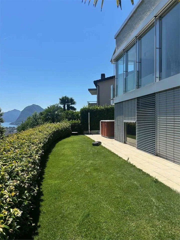Lugano - Prestigiosa villa con vista lago e raffinati spazi esterni – foto 12 di 13