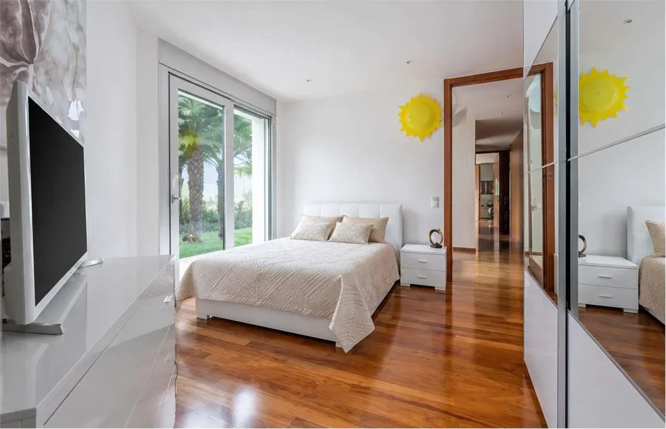 Lugano - Prestigiosa villa con vista lago e raffinati spazi esterni – foto 11 di 13