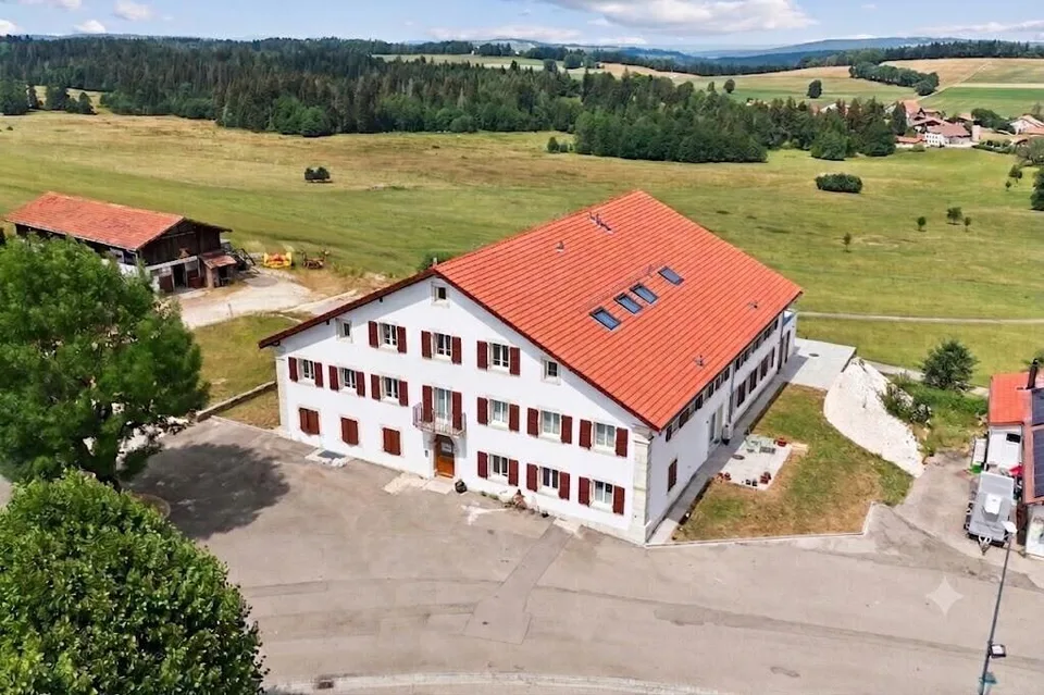 Superbe appartement de 3.5p orienté sud-ouest dans bâtiment historique – Foto 11 von 21
