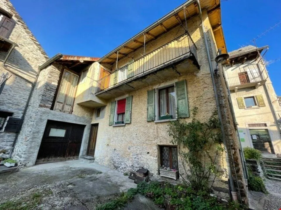 GORDOLA (NUCLEO) - VENDESI CASA TICINESE DA RISTRUTTURARE