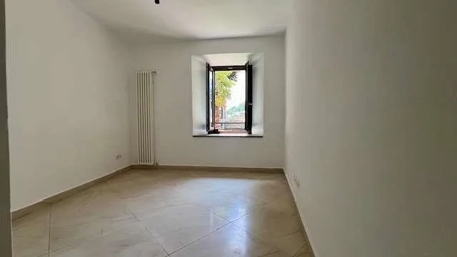 Maison de nucleo entièrement rénovée exclusive