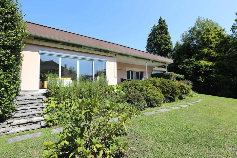 Casa familiare affascinante in una posizione soleggiata a Brione s. Minusio