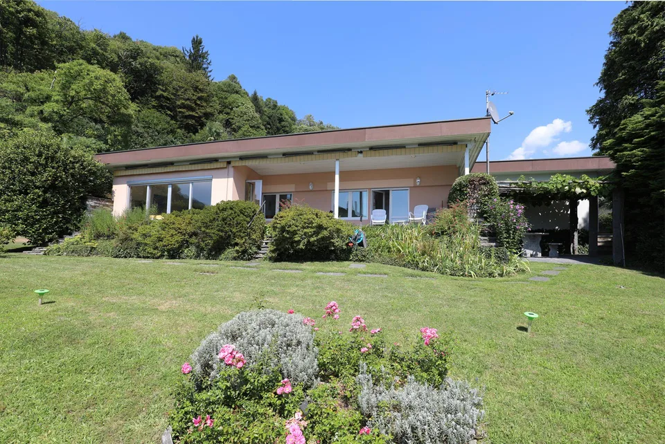 Casa familiare affascinante in una posizione soleggiata a Brione s. Minusio