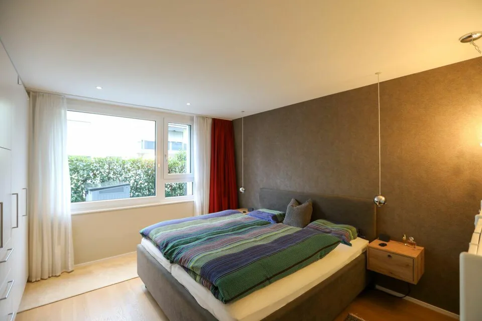 Hochwertige Parterrewohnung mit grossem Gartenanteil