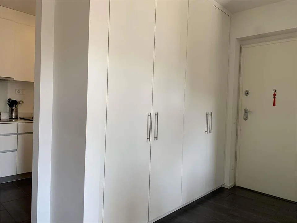 Elegante 3.5 Locali con Bella Vista e Massima Tranquillità