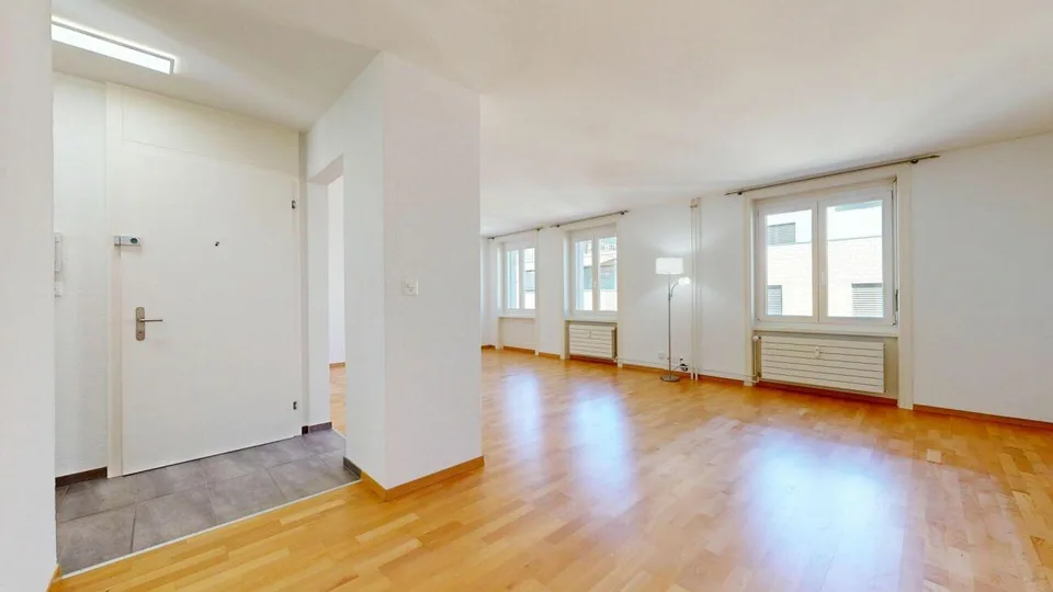 Appartamento di 3,5 locali attualmente realizzato come appartamento di 2,5 locali in una posizione ideale nel cuore di Kleinbasel