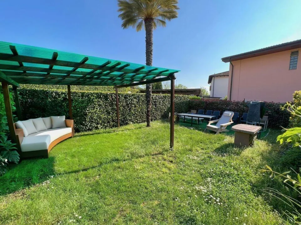Maison unifamiliale/bifamiliale avec jardin et garage – photo 13 sur 14