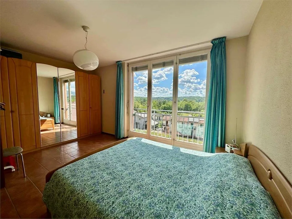 House in the green in Seseglio with splendid open view