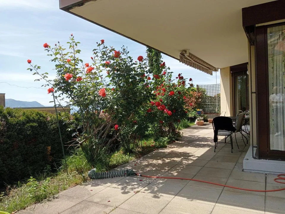 Appartement en rez avec vaste terrasse panoramique à Montreux