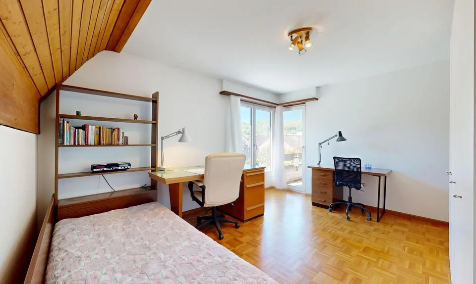 Geräumiges 6.5-Zi Einfamilienhaus am Rande der Bauzone (im Baurecht) – Foto 10 von 18