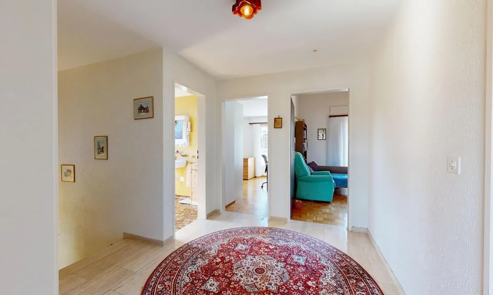 Geräumiges 6.5-Zi Einfamilienhaus am Rande der Bauzone (im Baurecht) – Foto 9 von 18