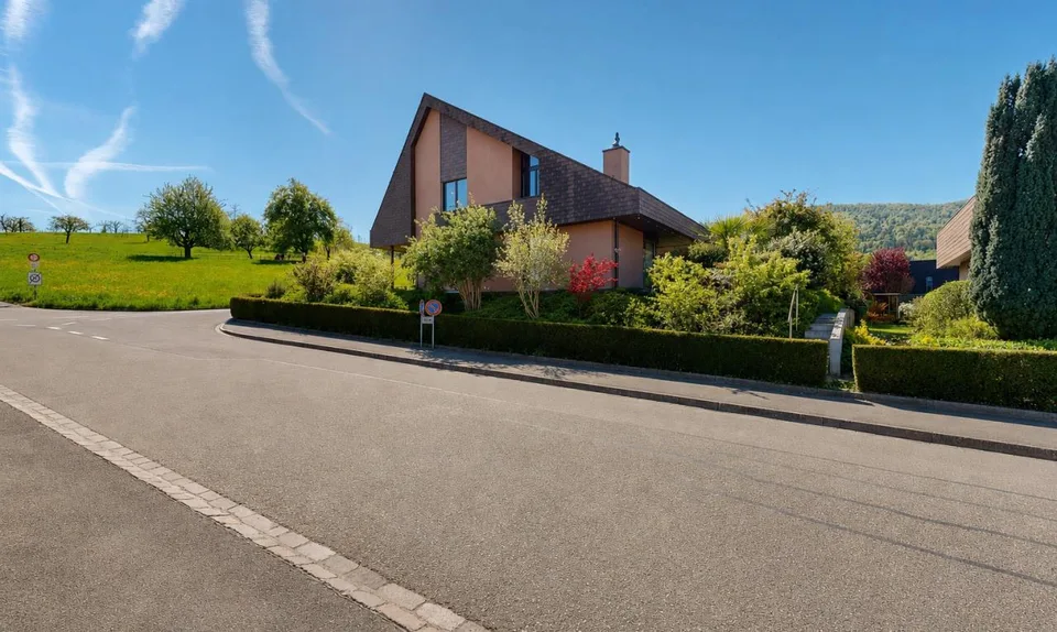 Geräumiges 6.5-Zi Einfamilienhaus am Rande der Bauzone (im Baurecht)