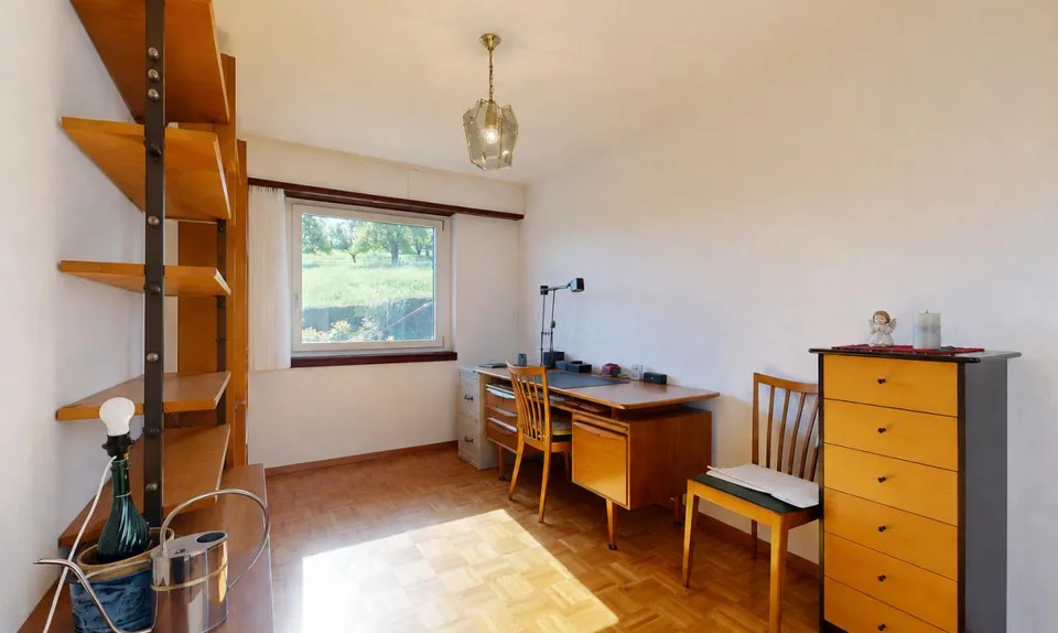 Geräumiges 6.5-Zi Einfamilienhaus am Rande der Bauzone (im Baurecht) – Foto 7 von 18
