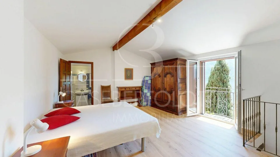 Villa mit Innenpool, Wohnsuite & Privatsphäre über dem Lago Maggiore