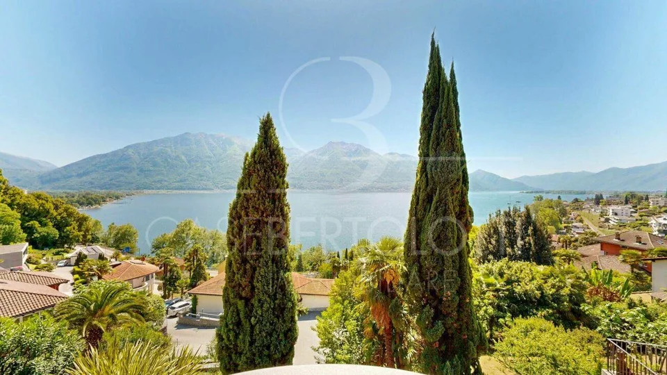 Villa mit Innenpool, Wohnsuite & Privatsphäre über dem Lago Maggiore