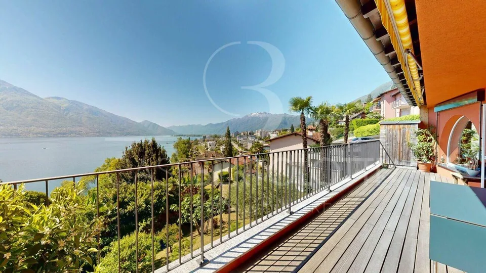 Villa mit Innenpool, Wohnsuite & Privatsphäre über dem Lago Maggiore