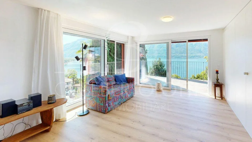 Villa mit Innenpool, Wohnsuite & Privatsphäre über dem Lago Maggiore