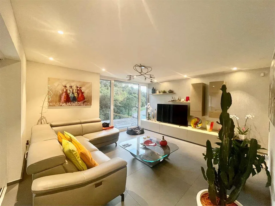 Villa unifamiliale moderne avec vue ouverte à Origlio