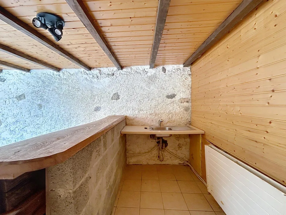 Chalet individuale con 5.5 locali e annesso a La Collombaz