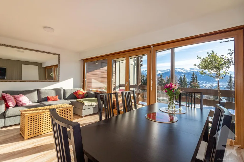 Spacieux appartement rénové 2.5 pièces jouissant d'une vue magnifique