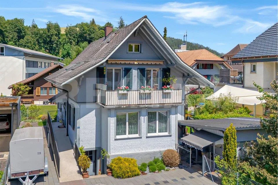 6½ Zimmer-Haus mit Wohnerweiterung im Dorfzentrum