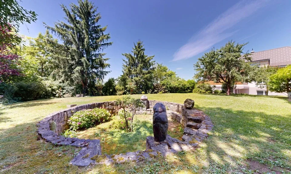Ampia casa unifamiliare di 7,5 stanze con giardino idilliaco a Dornach