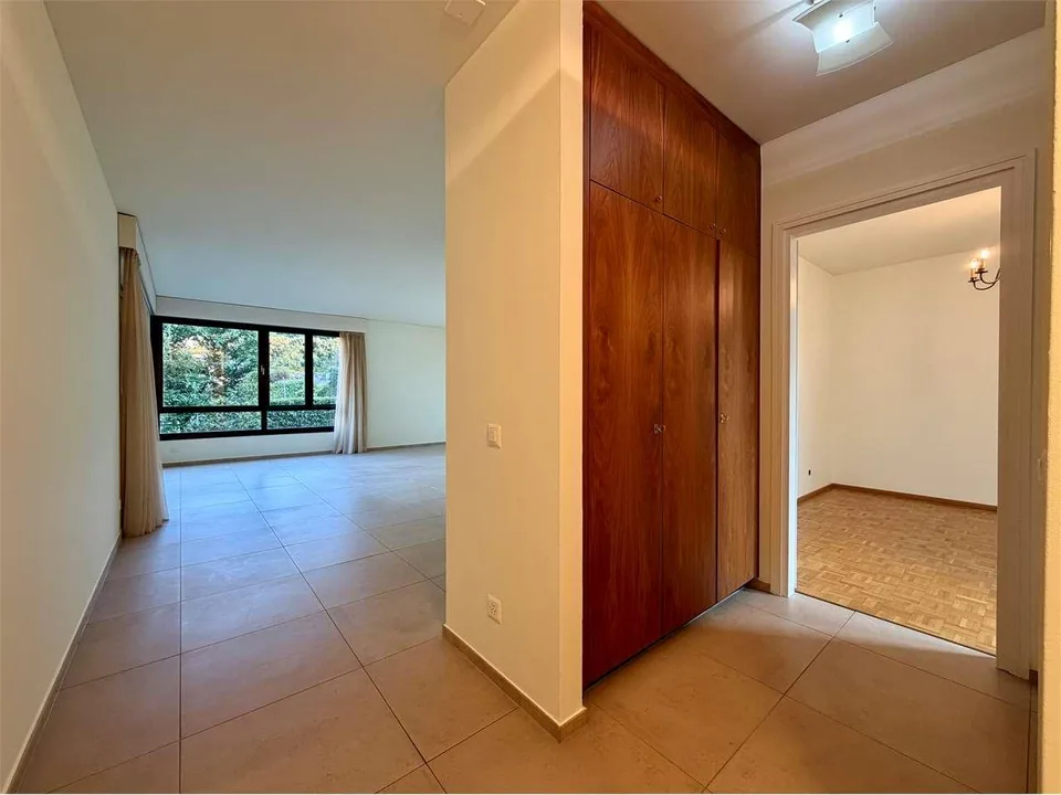 PARADISO - ampio 4.5 loc signorile con parziale vista lago – foto 8 di 13