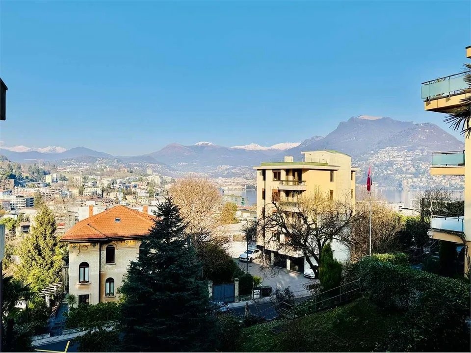 PARADISO - ampio 4.5 loc signorile con parziale vista lago
