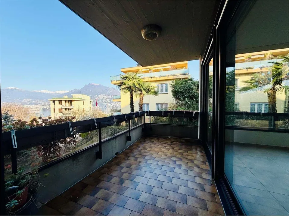 PARADISO - ampio 4.5 loc signorile con parziale vista lago – foto 7 di 13
