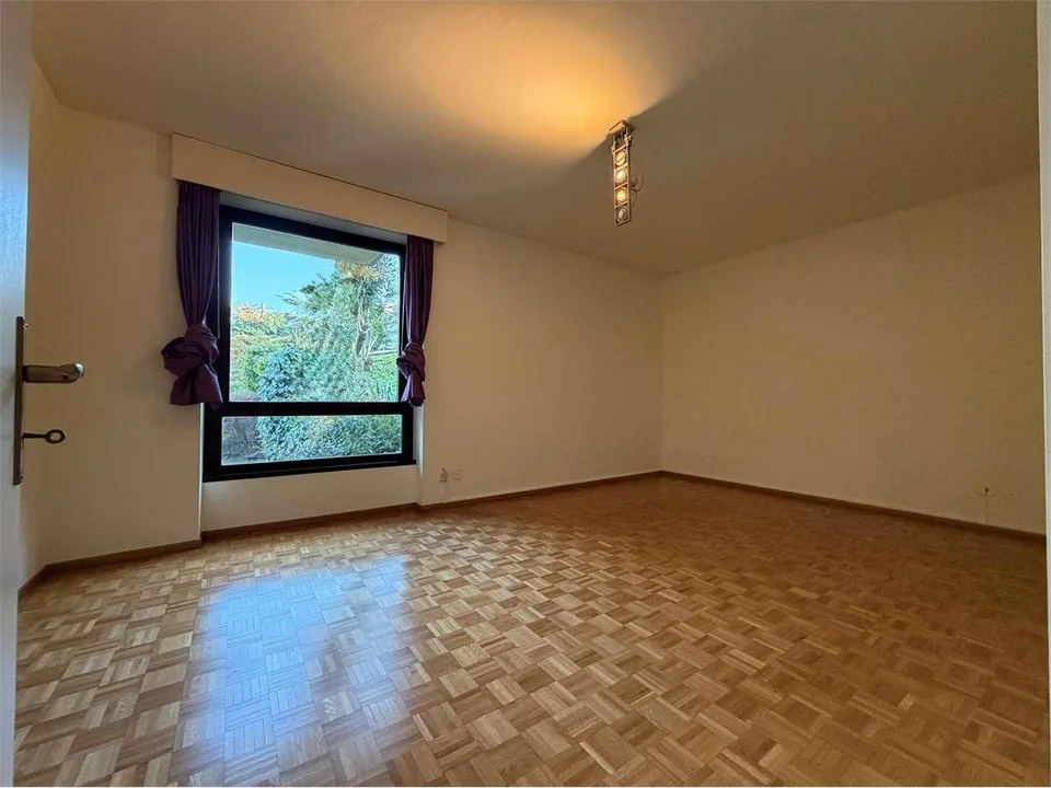 PARADISO - ampio 4.5 loc signorile con parziale vista lago – foto 9 di 13