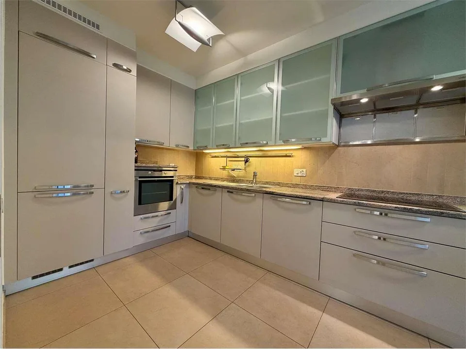 PARADISO - ampio 4.5 loc signorile con parziale vista lago – foto 6 di 13