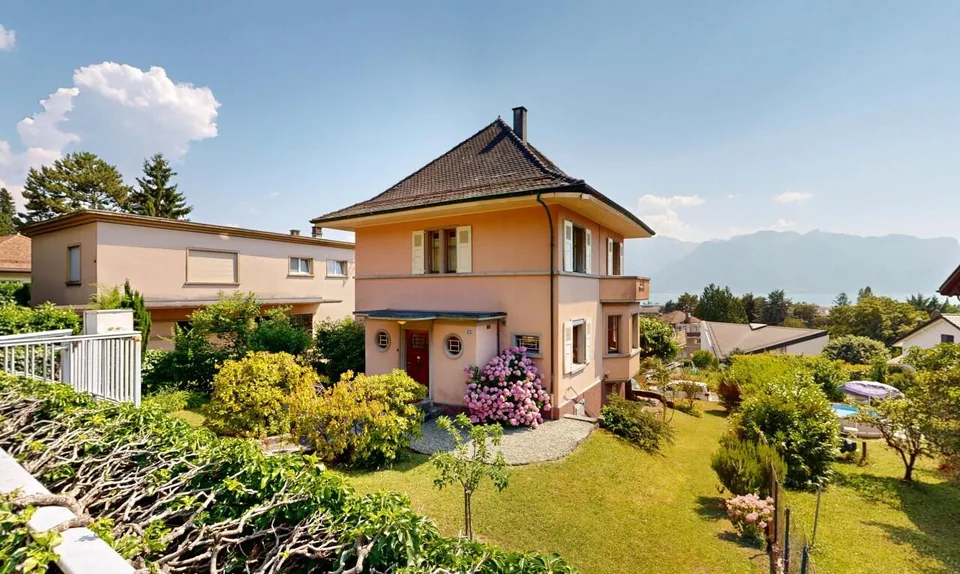 Vevey | Art Deco Villa with Garden and Alpine View