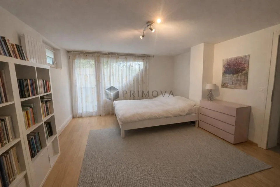 Casa a schiera affascinante in posizione centrale cerca un nuovo proprietario!
