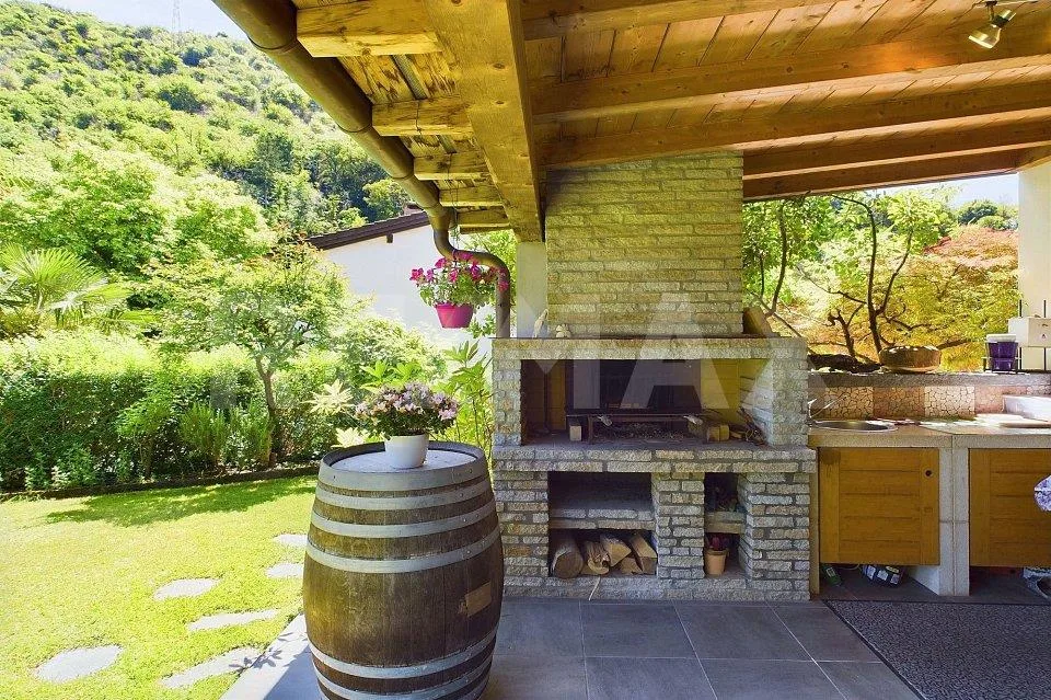 Incantevole proprietà con giardino in posizione da sogno – Foto 12 von 13