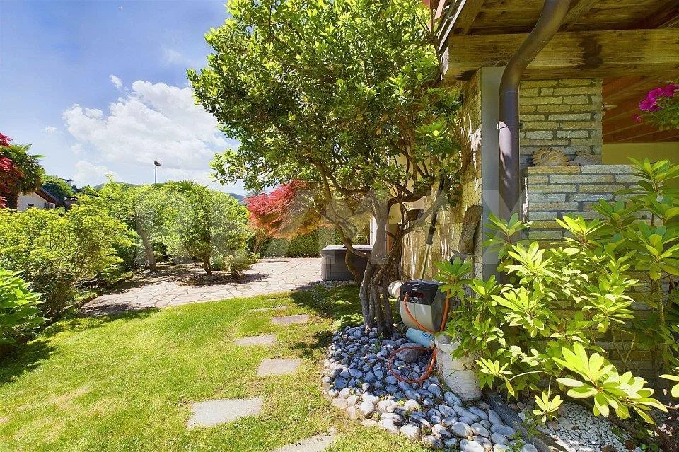 Incantevole proprietà con giardino in posizione da sogno – Foto 8 von 13