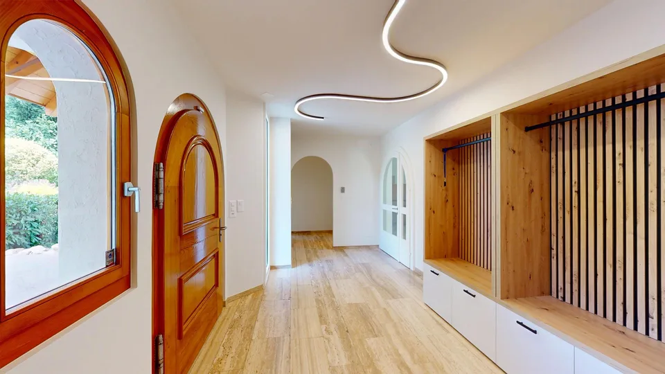 Villa di campagna rappresentativa di 9 locali con piscina interna moderna su Muttenzer Dürrberg