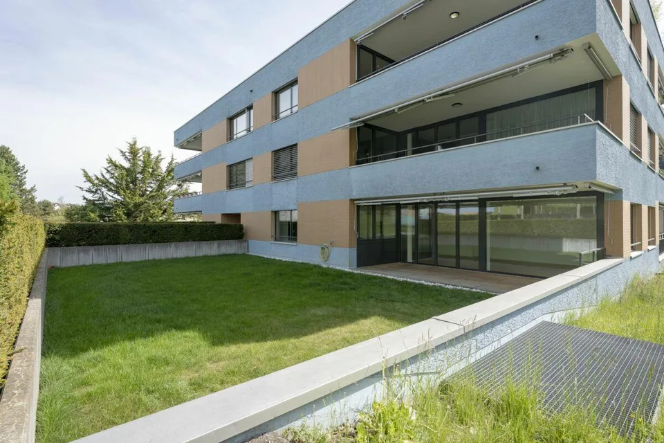 Moderne Eigentumswohnung mit eigenem Garten: 120 m² pures Grün